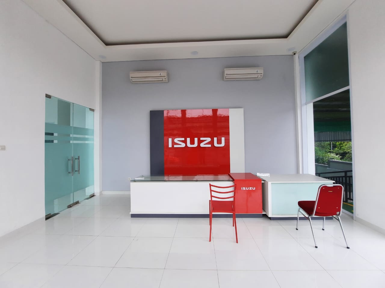 dealer isuzu jakarta timur 
