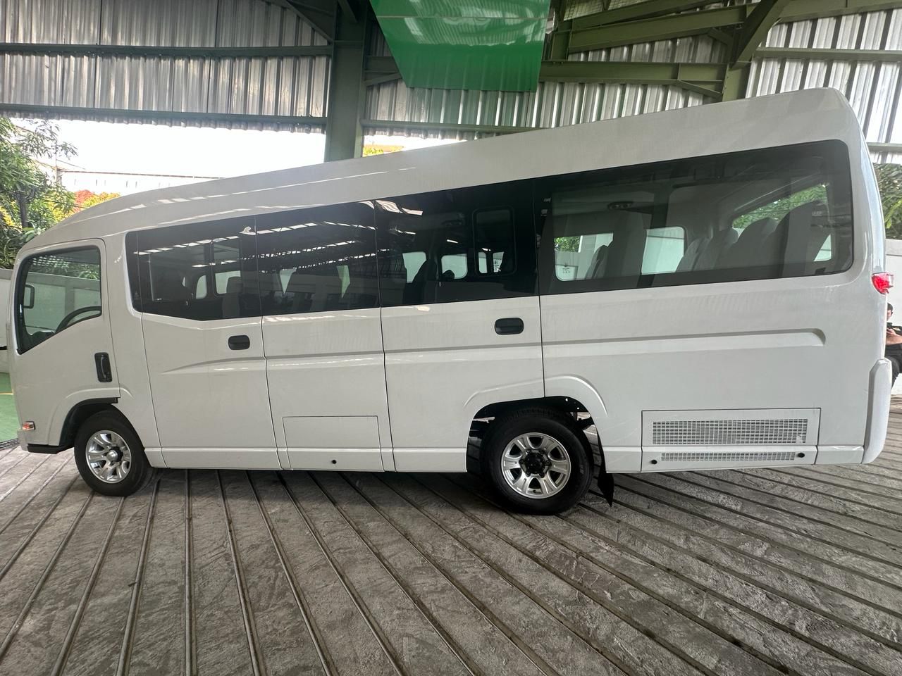 Daftar Harga Isuzu Elf Minibus Terbaru