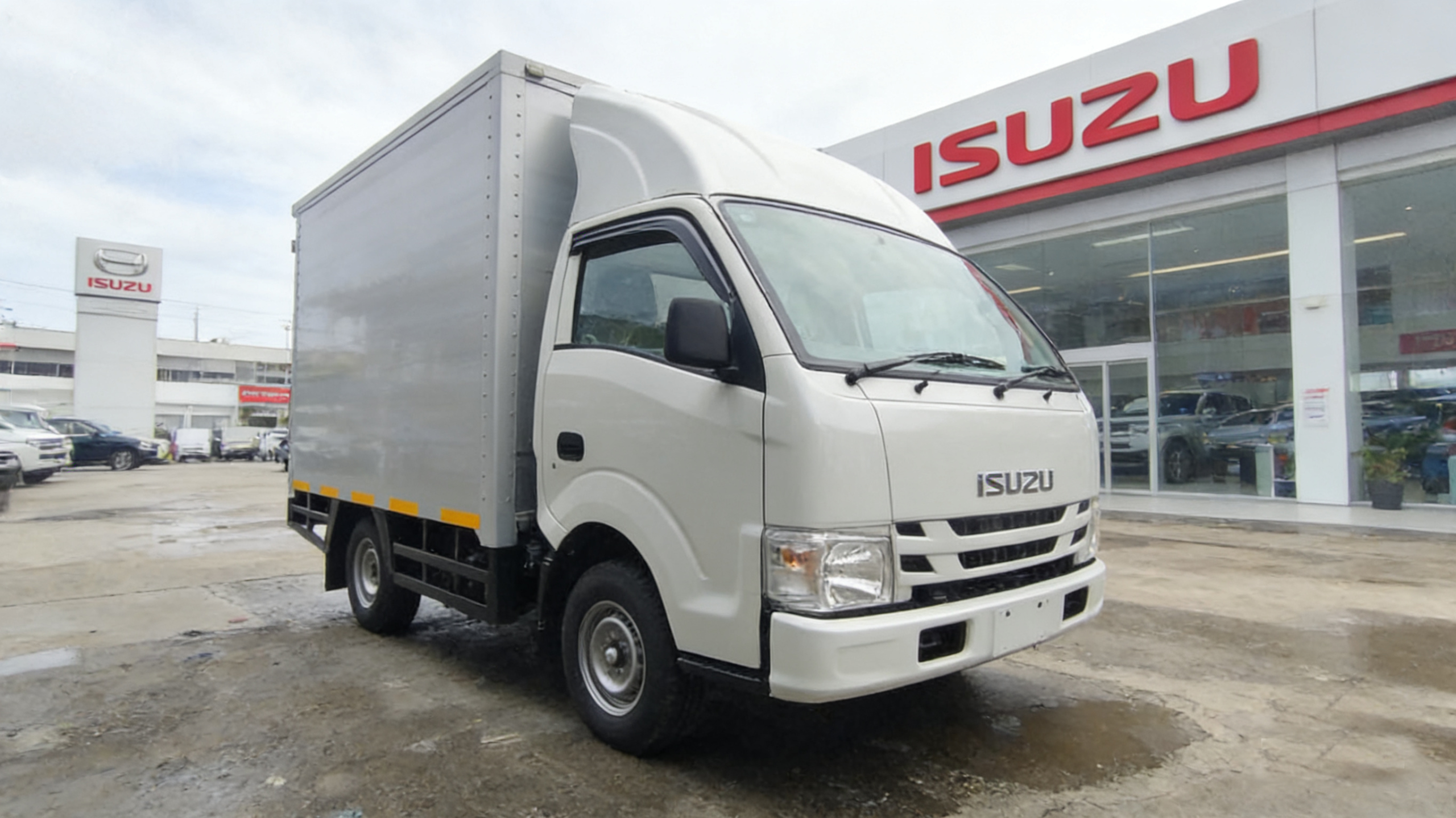 ISUZU TRAGA BOX ALUMUNIUM