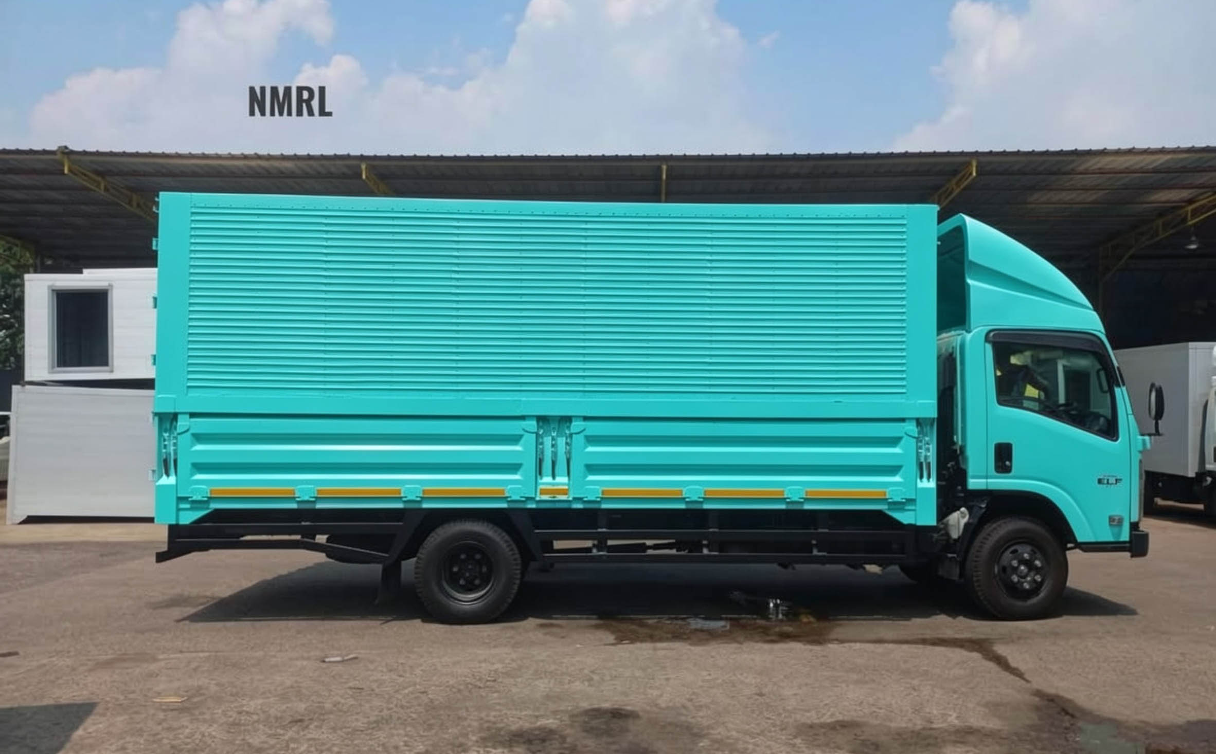 Isuzu NMR Long Wingbox